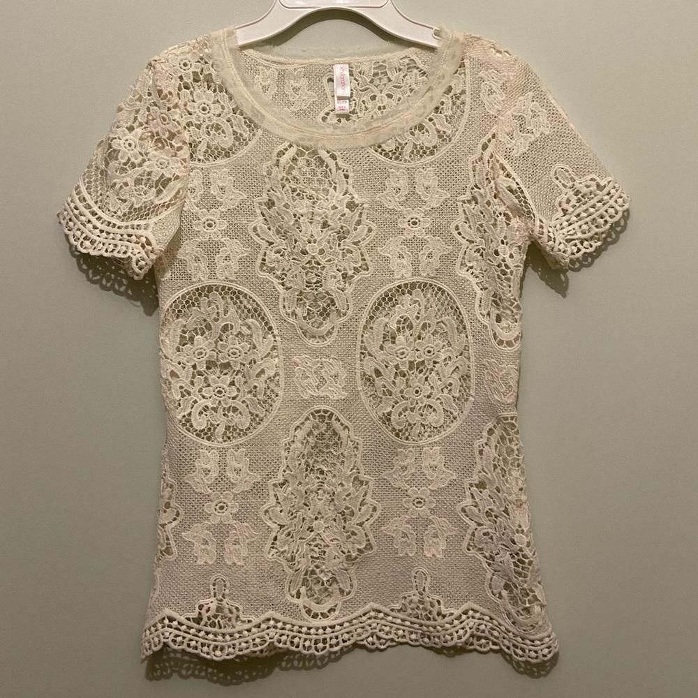 FREE WITH PURCHASE xhilaration Lace Tee - Picture 1 of 4